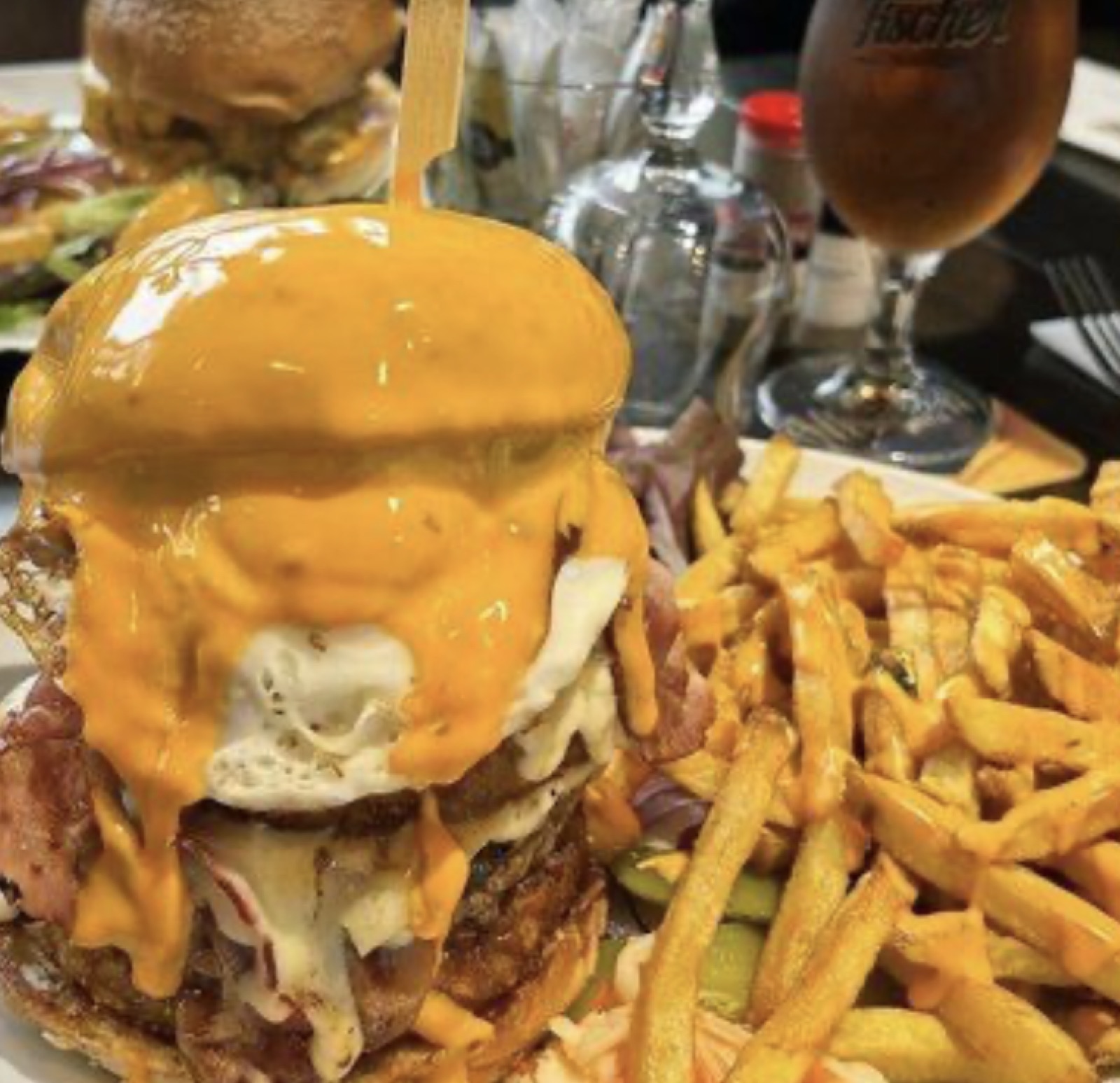 Le Cap Horn : double steak maison, cheddar, bacon et œuf